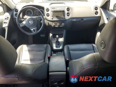 Zdjęcie 8 z 13 samochodu: 2012 VOLKSWAGEN TIGUAN S VIN:WVGAV7AX5CW606224 - miniatura