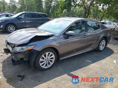 2024 TOYOTA CAMRY LE 4T1C11BK7RU113010 - główne zdjęcie licytacji z USA - miniatura