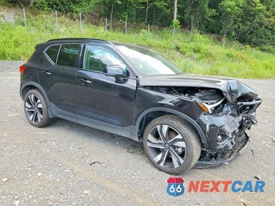 Czwarte zdjęcie samochodu z boku: 2024 VOLVO XC40 ULTIMATE VIN:YV4L12UM8R2379914 - miniatura