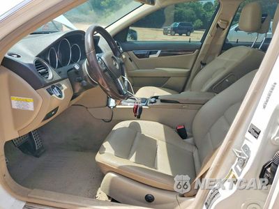 Zdjęcie 7 z 12 samochodu: 2013 MERCEDES-BENZ C 250 VIN:WDDGF4HB5DA835141 - miniatura