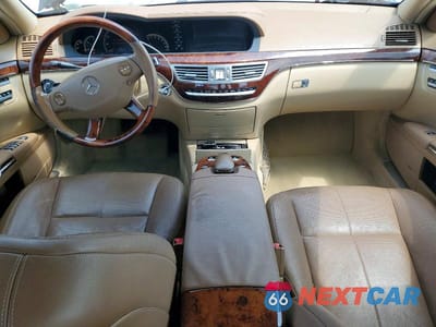 Zdjęcie 8 z 12 samochodu: 2008 MERCEDES-BENZ S 550 VIN:WDDNG71X38A211274 - miniatura