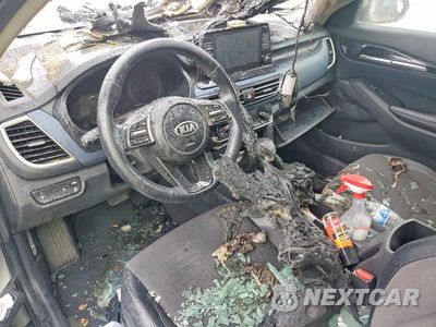 Zdjęcie 8 z 13 samochodu: 2021 KIA SELTOS S VIN:KNDEU2AA5M7128132 - miniatura