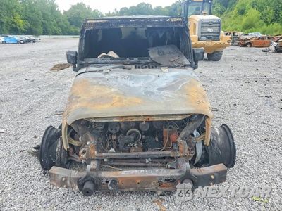 Piąte zdjęcie samochodu w środku: 2017 JEEP WRANGLER UNLIMITED SPORT VIN:1C4BJWDG2HL529265 - miniatura