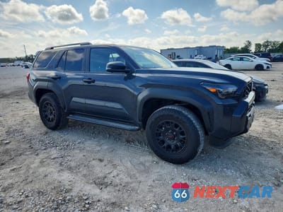Czwarte zdjęcie samochodu z boku: 2025 TOYOTA 4RUNNER TRD OFF-ROAD PREMIUM VIN:JTEVA5BRXS5030930 - miniatura