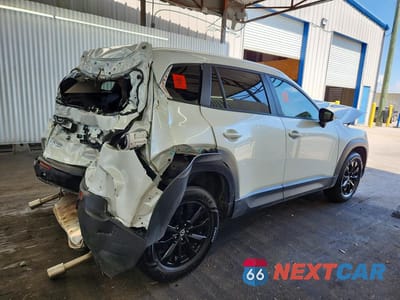 Trzecie zdjęcie samochodu z tyłu: 2025 MAZDA CX-50 PREFERRED VIN:7MMVABBM6SN347028 - miniatura