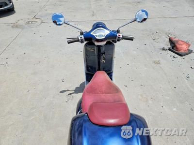 Zdjęcie 6 z 9 samochodu: 2015 VESPA PRIMAVERA 50 4V IE VIN:ZAPC536B4F5100184 - miniatura