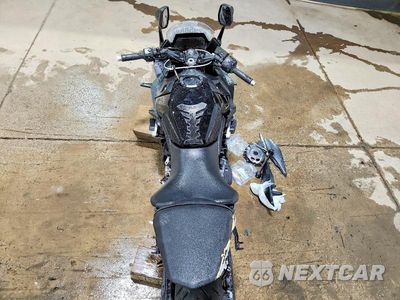 Zdjęcie 6 z 9 samochodu: 2025 SUZUKI GSX800 F VIN:JS1EM13B2S7100148 - miniatura
