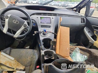 Zdjęcie 8 z 12 samochodu: 2012 TOYOTA PRIUS FIVE VIN:JTDKN3DU2C1561078 - miniatura