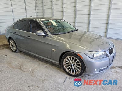 Czwarte zdjęcie samochodu z boku: 2011 BMW 335 XI VIN:WBAPL5C53BA917986 - miniatura