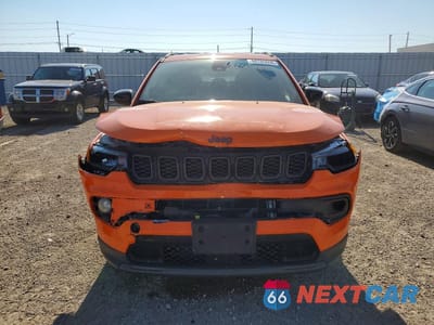 Piąte zdjęcie samochodu w środku: 2026 JEEP COMPASS LATITUDE VIN:3C4NJDBN3TT179421 - miniatura