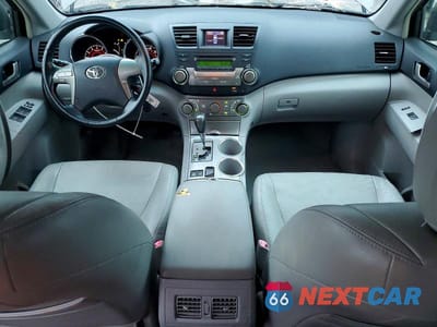 Zdjęcie 8 z 13 samochodu: 2008 TOYOTA HIGHLANDER SPORT VIN:JTEES43A582041991 - miniatura
