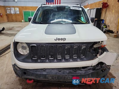 Piąte zdjęcie samochodu w środku: 2018 JEEP RENEGADE TRAILHAWK VIN:ZACCJBCB3JPH94121 - miniatura
