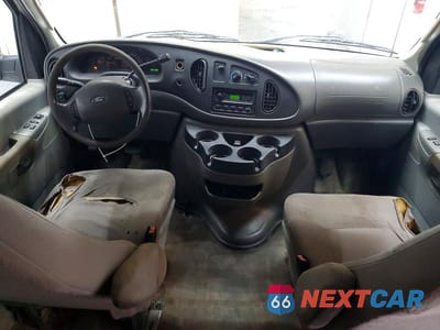Zdjęcie 8 z 12 samochodu: 2007 FORD ECONOLINE E250 VAN VIN:1FTNE24W67DA35209 - miniatura