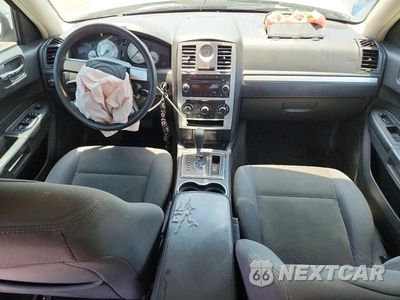Zdjęcie 8 z 13 samochodu: 2010 CHRYSLER 300 TOURING VIN:2C3CA4CD9AH173842 - miniatura