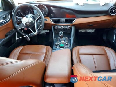 Zdjęcie 8 z 13 samochodu: 2018 ALFA ROMEO GIULIA Q4 VIN:ZARFAEDN1J7573529 - miniatura