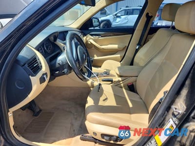Zdjęcie 7 z 12 samochodu: 2014 BMW X1 XDRIVE35I VIN:WBAVM5C56EVV93210 - miniatura