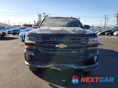 Piąte zdjęcie samochodu w środku: 2016 CHEVROLET SILVERADO K1500 LT VIN:1GCVKREC7GZ260327 - miniatura