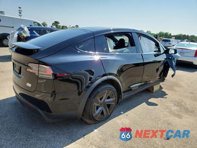Trzecie zdjęcie samochodu z tyłu: 2026 TESLA MODEL X VIN:7SAXCBE68TF479811 - miniatura