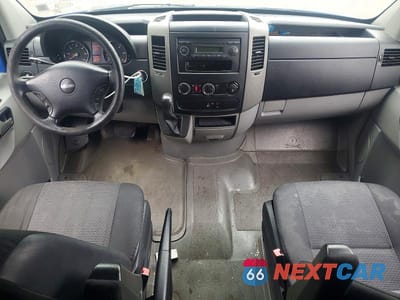 Zdjęcie 8 z 13 samochodu: 2011 FREIGHTLINER SPRINTER 2500 DELIVERY VAN VIN:WDYPE7CC6B5570559 - miniatura