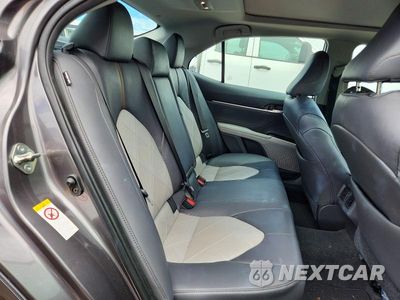 Zdjęcie 10 z 12 samochodu: 2018 TOYOTA CAMRY L VIN:4T1B11HK0JU070556 - miniatura