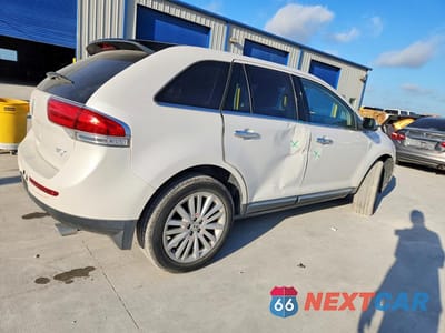 Trzecie zdjęcie samochodu z tyłu: 2013 LINCOLN MKX VIN:2LMDJ6JK3DBL35470 - miniatura