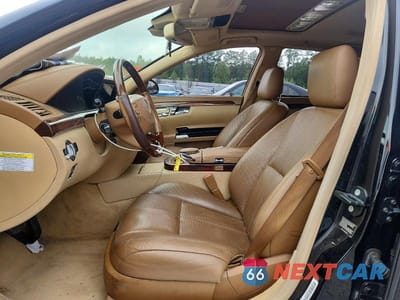 Zdjęcie 7 z 12 samochodu: 2008 MERCEDES-BENZ S 550 VIN:WDDNG71X28A196539 - miniatura