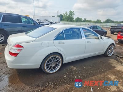 Trzecie zdjęcie samochodu z tyłu: 2008 MERCEDES-BENZ S 550 4MATIC VIN:WDDNG86X68A194033 - miniatura