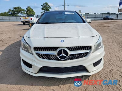 Piąte zdjęcie samochodu w środku: 2014 MERCEDES-BENZ CLA 250 VIN:WDDSJ4EB6EN052465 - miniatura
