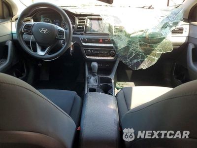 Zdjęcie 8 z 12 samochodu: 2019 HYUNDAI SONATA SE VIN:5NPE24AF0KH743998 - miniatura