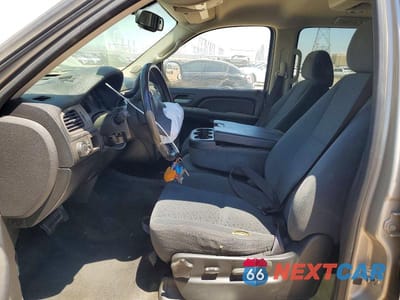 Zdjęcie 7 z 13 samochodu: 2008 CHEVROLET SUBURBAN C1500 LS VIN:3GNFC16048G192892 - miniatura
