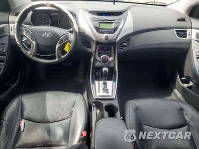 Zdjęcie 8 z 12 samochodu: 2013 HYUNDAI ELANTRA LIMITED VIN:KMHDH4AEXDU594943 - miniatura