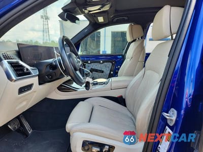 Zdjęcie 7 z 14 samochodu: 2025 BMW X7 M60I VIN:5UX33EM04S9W53049 - miniatura