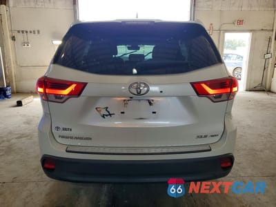 Zdjęcie 6 z 13 samochodu: 2017 TOYOTA HIGHLANDER XLE VIN:5TDJZRFH1HS478190 - miniatura