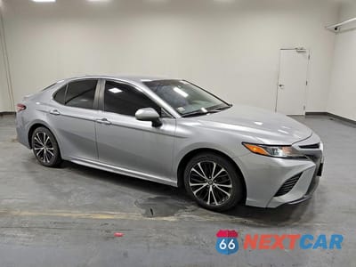 Czwarte zdjęcie samochodu z boku: 2019 TOYOTA CAMRY SE VIN:4T1B11HK0KU835136 - miniatura