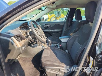 Zdjęcie 7 z 13 samochodu: 2015 JEEP CHEROKEE LATITUDE VIN:1C4PJMCB2FW576839 - miniatura