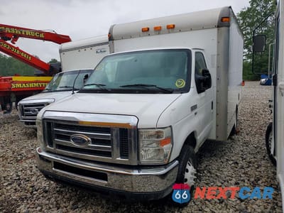 2013 FORD E350 BOX TRUCK 1FDWE3FL5DDA85295 - główne zdjęcie licytacji z USA - miniatura