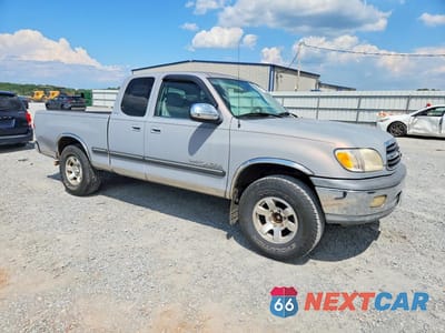 Czwarte zdjęcie samochodu z boku: 2000 TOYOTA TUNDRA SR5 VIN:5TBRT3411YS075505 - miniatura