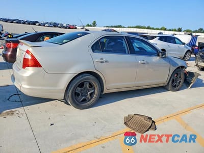 Trzecie zdjęcie samochodu z tyłu: 2010 FORD FUSION SE VIN:3FAHP0HA5AR354230 - miniatura