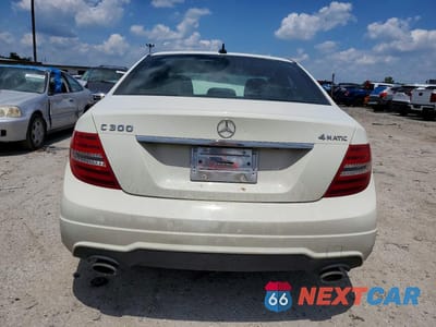 Zdjęcie 6 z 12 samochodu: 2012 MERCEDES-BENZ C 300 4MATIC VIN:WDDGF8BB9CR234783 - miniatura