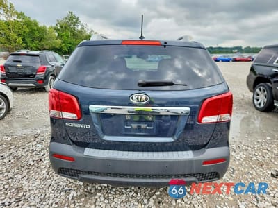 Zdjęcie 6 z 13 samochodu: 2013 KIA SORENTO LX VIN:5XYKT3A65DG339941 - miniatura
