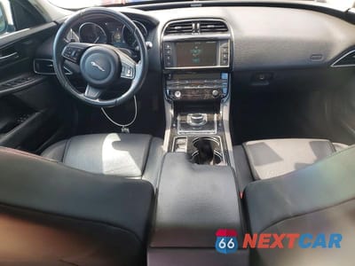 Zdjęcie 8 z 12 samochodu: 2017 JAGUAR XE PREMIUM VIN:SAJAJ4BV1HA950487 - miniatura