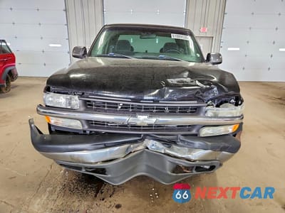 Piąte zdjęcie samochodu w środku: 2002 CHEVROLET SILVERADO K1500 VIN:2GCEK19V321251638 - miniatura