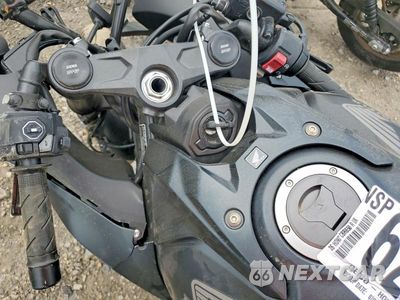 Zdjęcie 8 z 9 samochodu: 2026 HONDA CBR650 R VIN:MLHRH1552T5201784 - miniatura