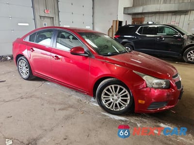 Czwarte zdjęcie samochodu z boku: 2012 CHEVROLET CRUZE ECO VIN:1G1PJ5SC3C7239790 - miniatura
