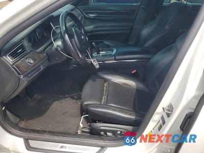 Zdjęcie 7 z 12 samochodu: 2013 BMW 750 LI VIN:WBAYE8C55DD132113 - miniatura