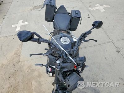 Piąte zdjęcie samochodu w środku: 2025 YAMAHA MTM690 VIN:JYARM42Y6SA001247 - miniatura