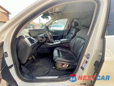 Zdjęcie 12 z 13 samochodu: 2025 BMW X7 XDRIVE40I VIN:5UX23EM0XS9X97121 - miniatura