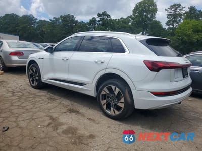 Drugie zdjęcie samochodu z przodu: 2021 AUDI E-TRON PREMIUM PLUS VIN:WA1LAAGEXMB024151 - miniatura
