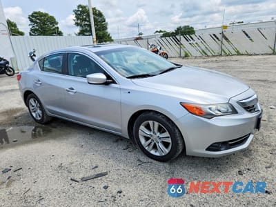 Czwarte zdjęcie samochodu z boku: 2013 ACURA ILX VIN:19VDE3F79DE302336 - miniatura