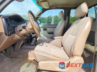 Zdjęcie 7 z 12 samochodu: 2000 TOYOTA TACOMA BASE VIN:4TAWM72NXYZ647234 - miniatura